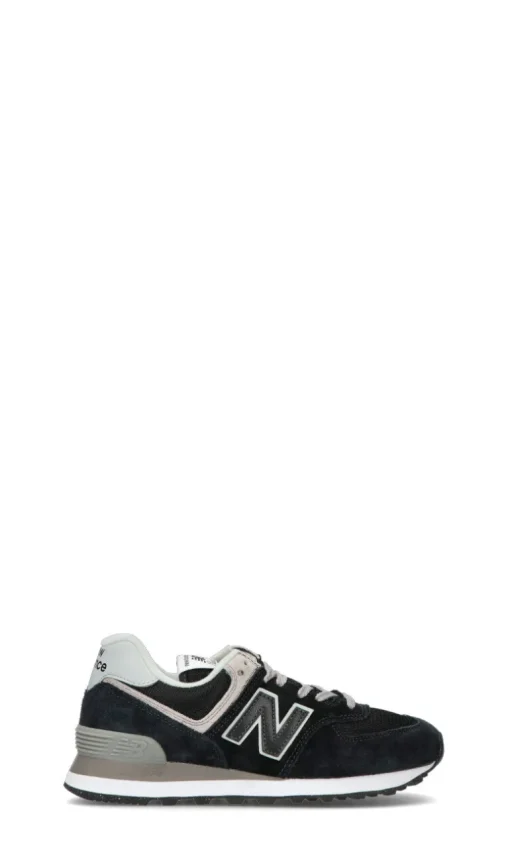 NEW BALANCE Sneaker donna nera in suede